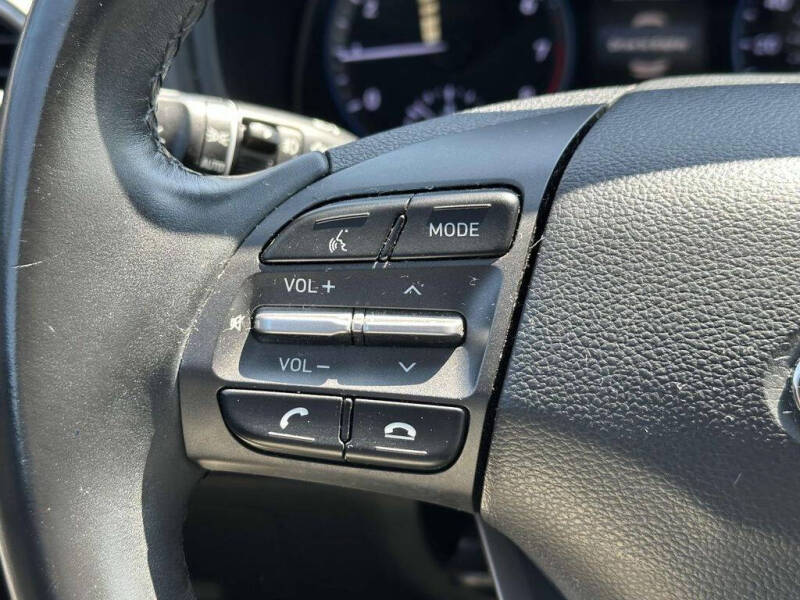 2021 Hyundai Kona SEL Plus