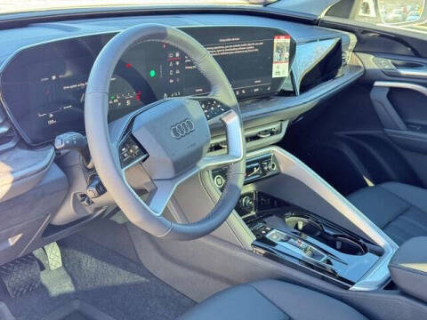 2025 Audi Q5 quattro Premium TFSI