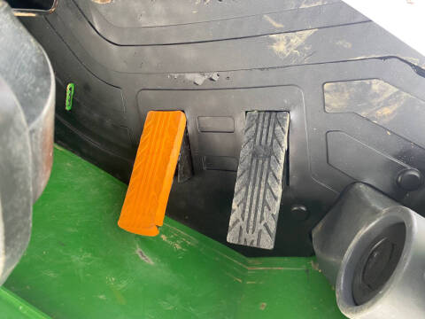 2017 John Deere 748L