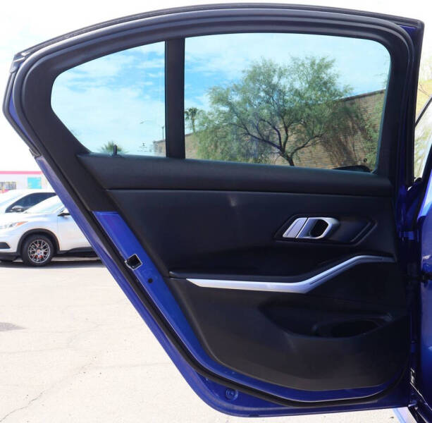 2023 BMW 3 Series 330e