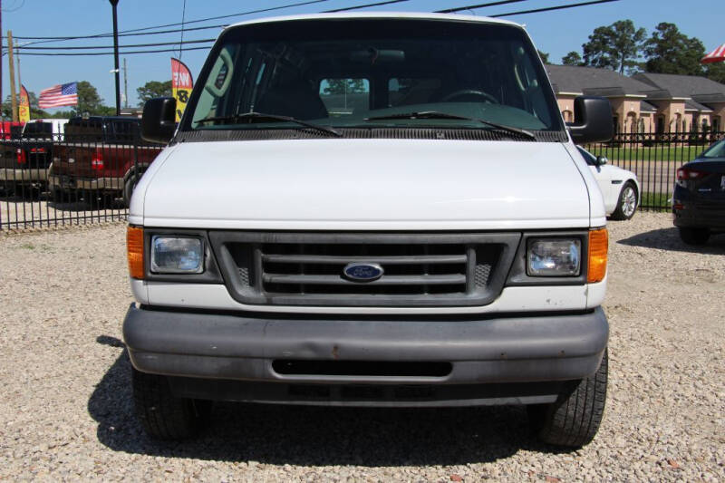 2006 Ford E-Series for sale at CROWN AUTO in Spring TX