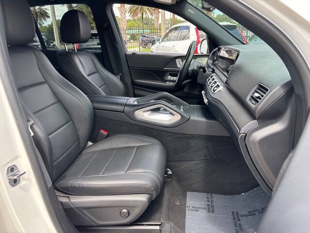 2022 Mercedes-Benz GLE 21