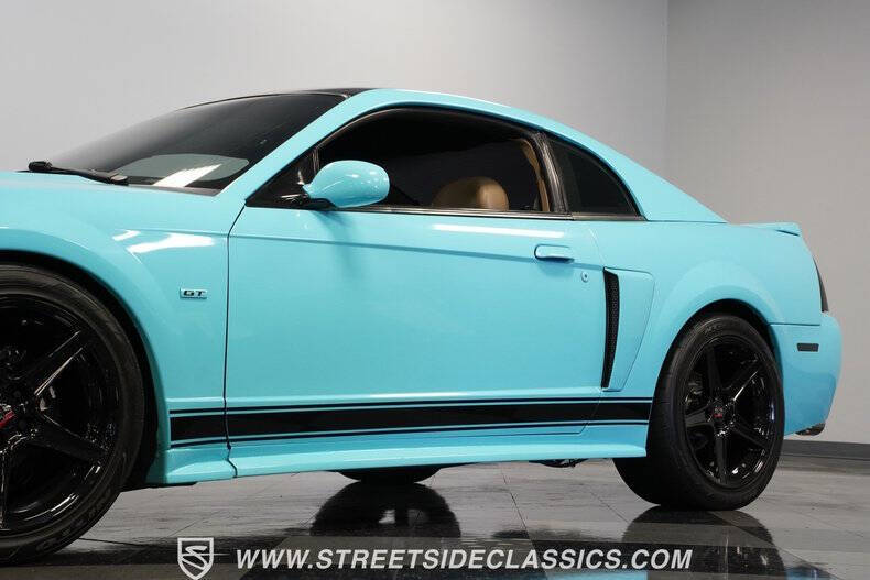 2004 Ford Mustang GT Deluxe