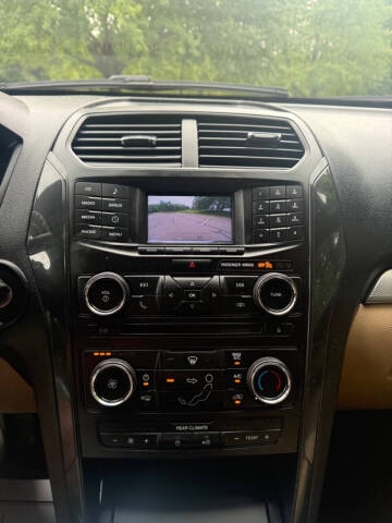 2017 Ford Explorer