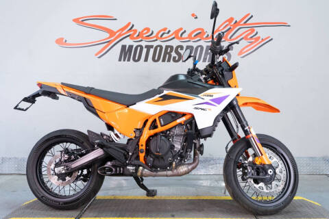 2026 KTM 690 SMC R