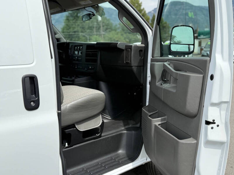2022 Chevrolet Express 2500