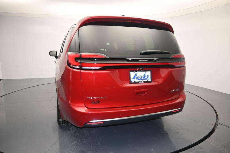 2027 Chrysler Pacifica Limited