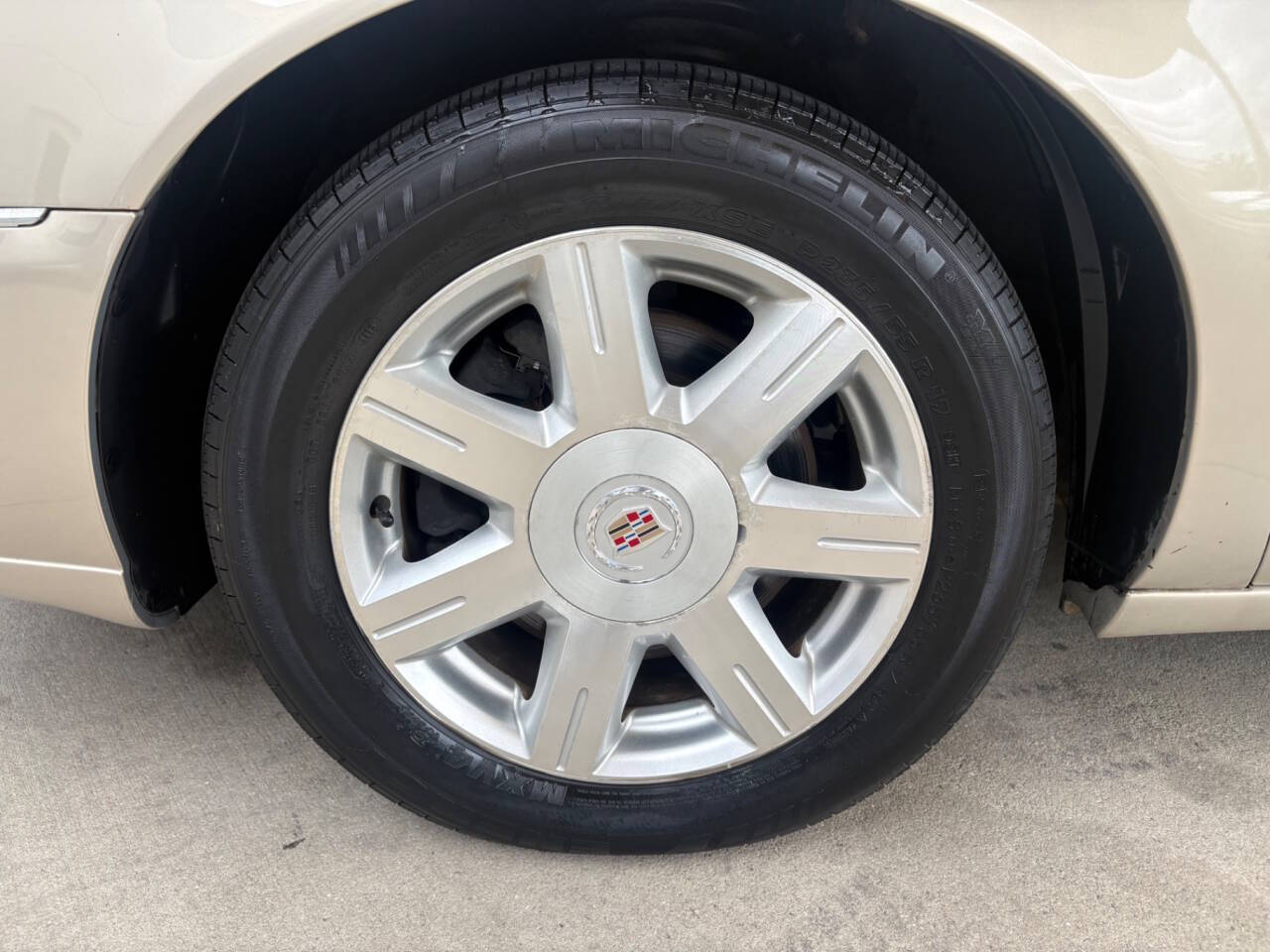 2007 Cadillac DTS 21