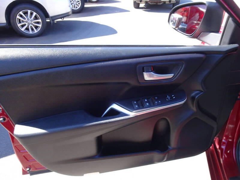 2017 Toyota Camry LE