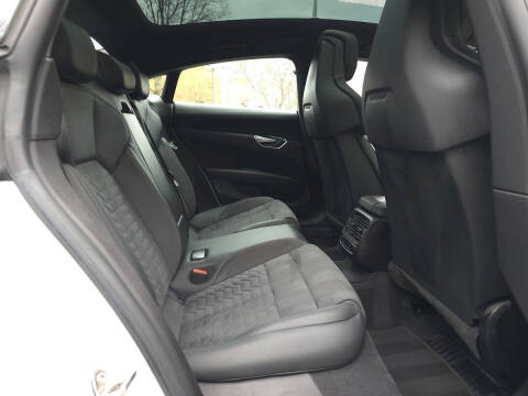 2022 Audi e-tron GT quattro Premium Plus