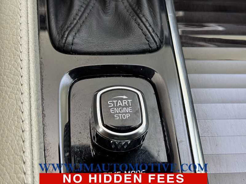 2019 Volvo XC90 T6 Momentum