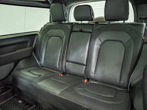 2023 Land Rover Defender 90 X-Dynamic SE