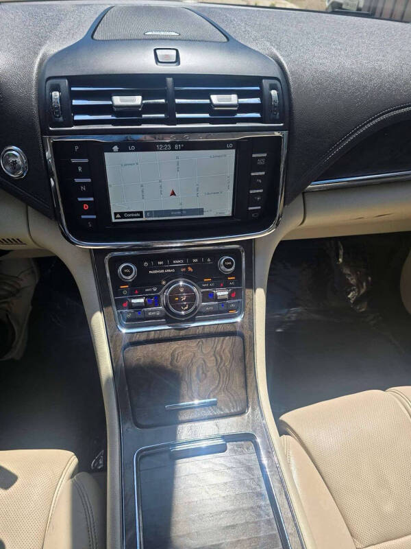 2017 Lincoln Continental Reserve