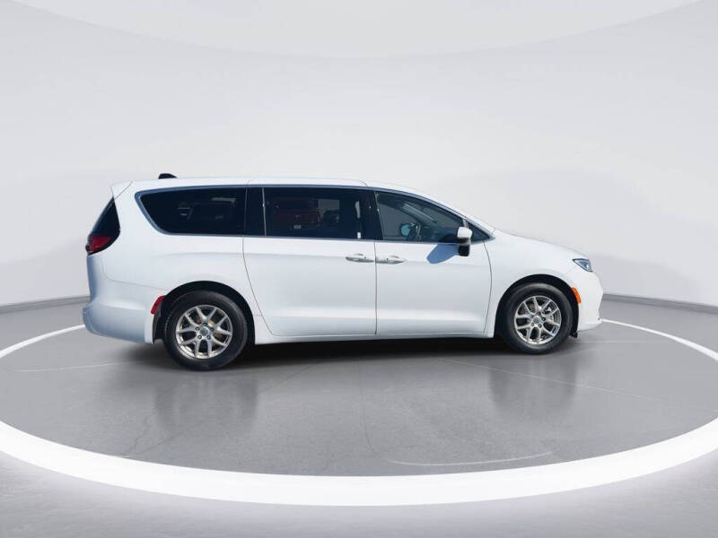 2023 Chrysler Pacifica Touring