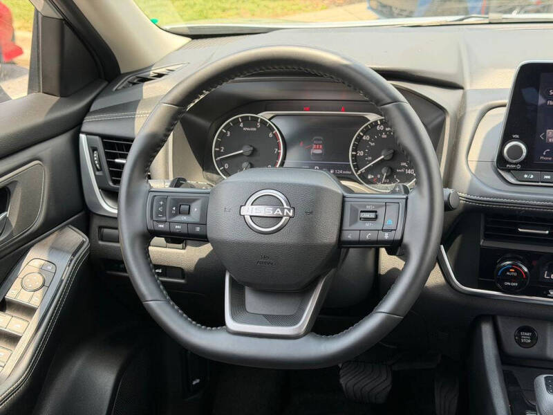 2025 Nissan Rogue SV