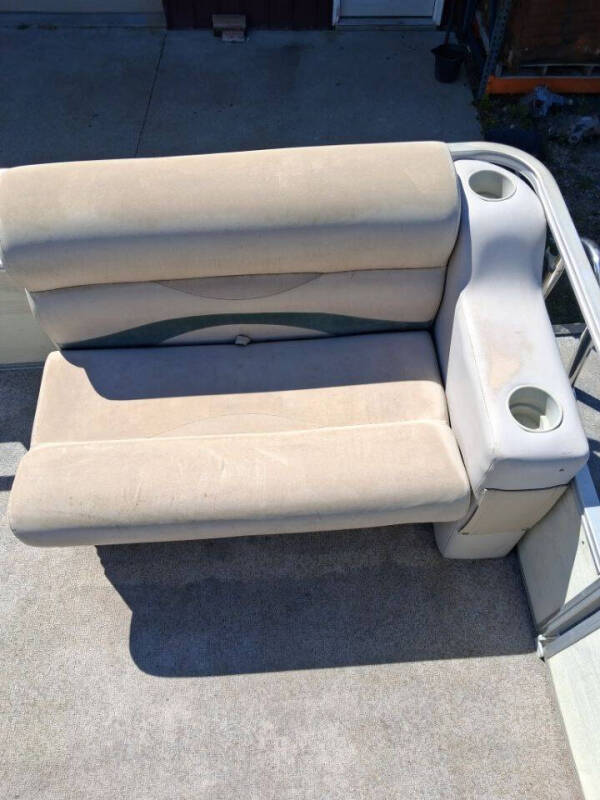 1998 Crest Pontoon 22FT PONTOON