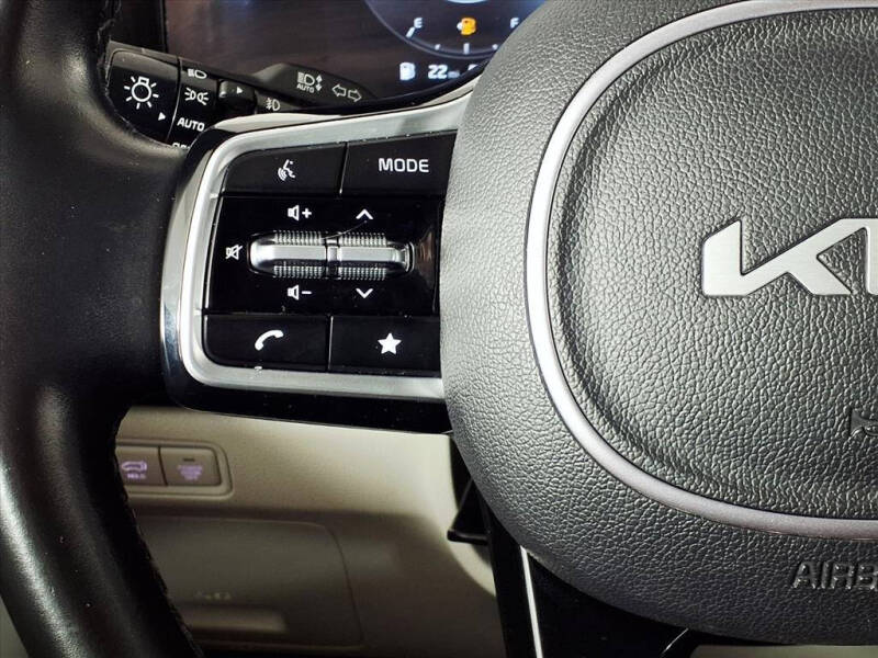 2023 Kia Carnival SX