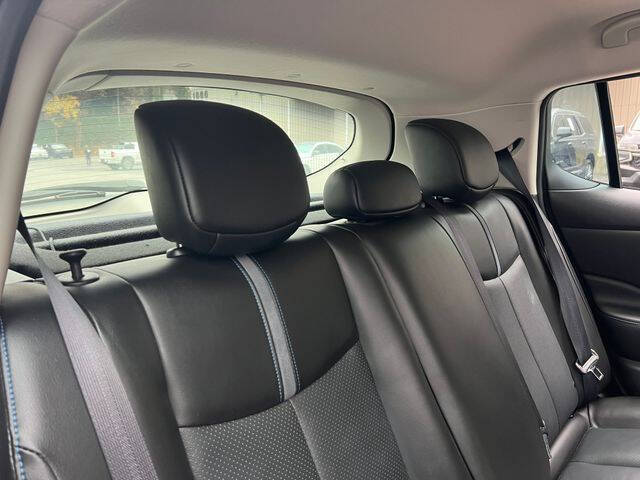 2022 Nissan LEAF SL PLUS