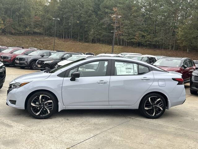 2025 Nissan Versa SR