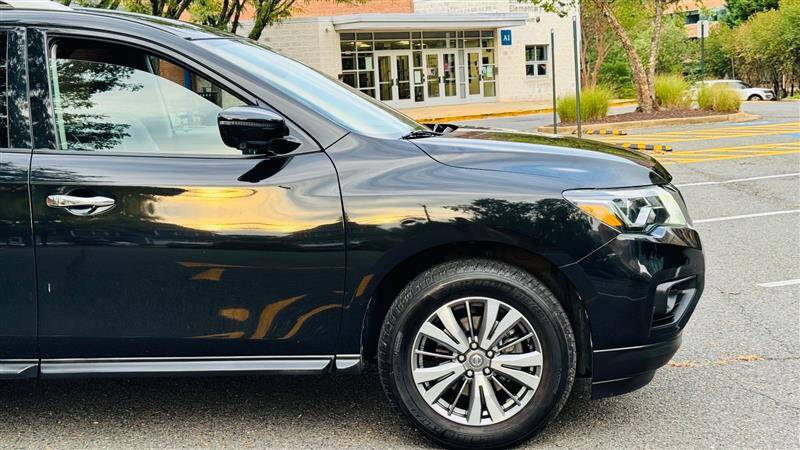 2019 Nissan Pathfinder SL