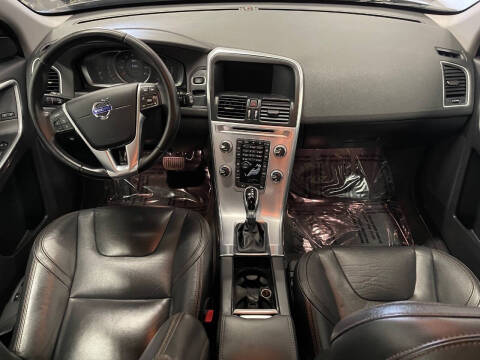 2017 Volvo XC60 T5 Dynamic