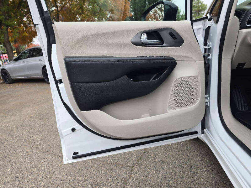 2024 Chrysler Pacifica Plug-In Hybrid