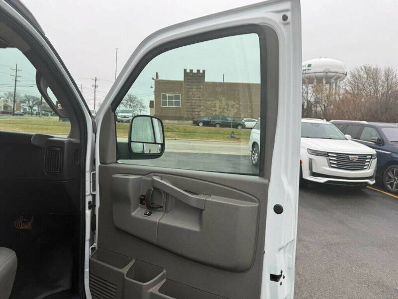 2022 Chevrolet Express 2500