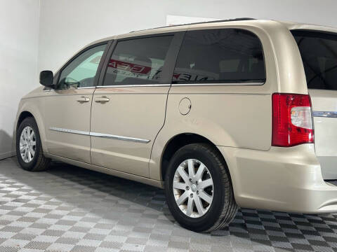 2014 Chrysler Town and Country Touring