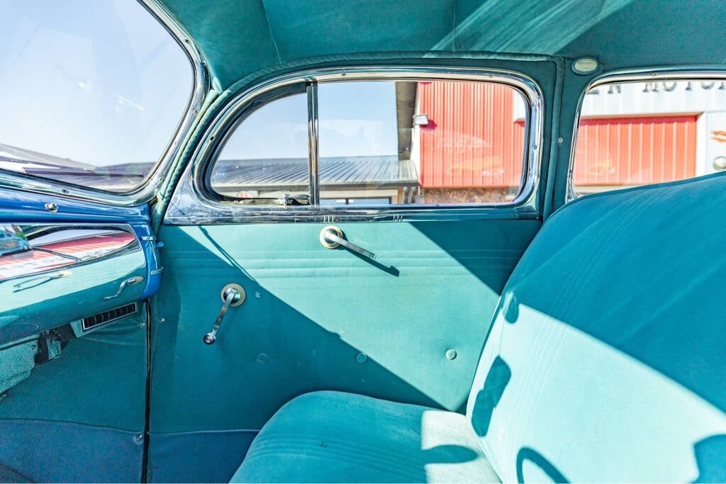 1940 Ford DELUXE V8 72