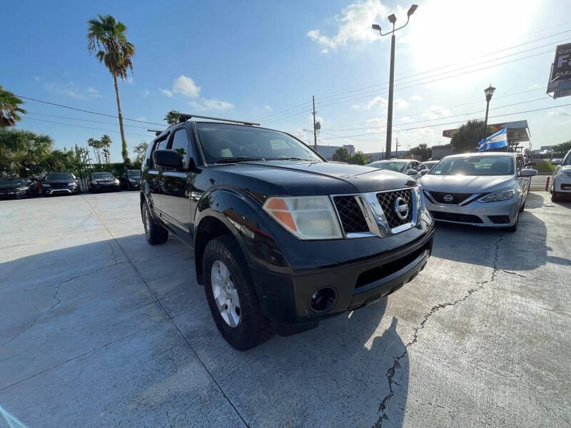 2006 Nissan Pathfinder LE