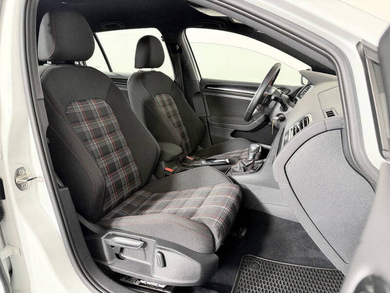 2017 Volkswagen Golf GTI S