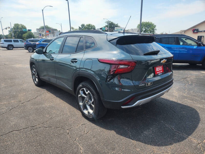 2025 Chevrolet Trax LT