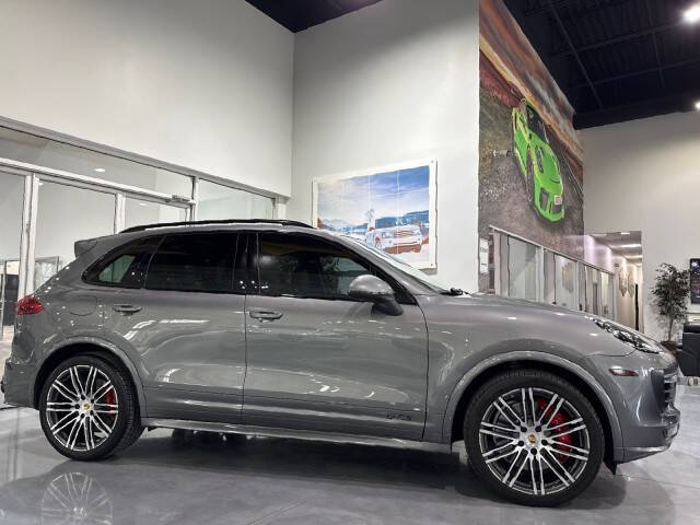 2017 Porsche Cayenne GTS