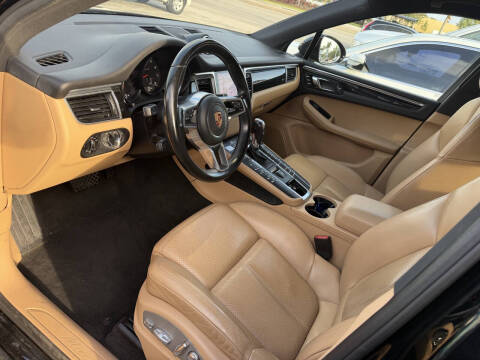 2017 Porsche Macan