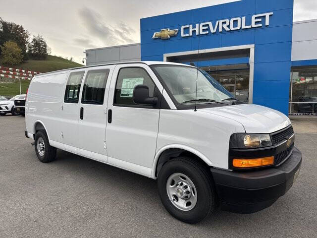 2025 Chevrolet Express 2500