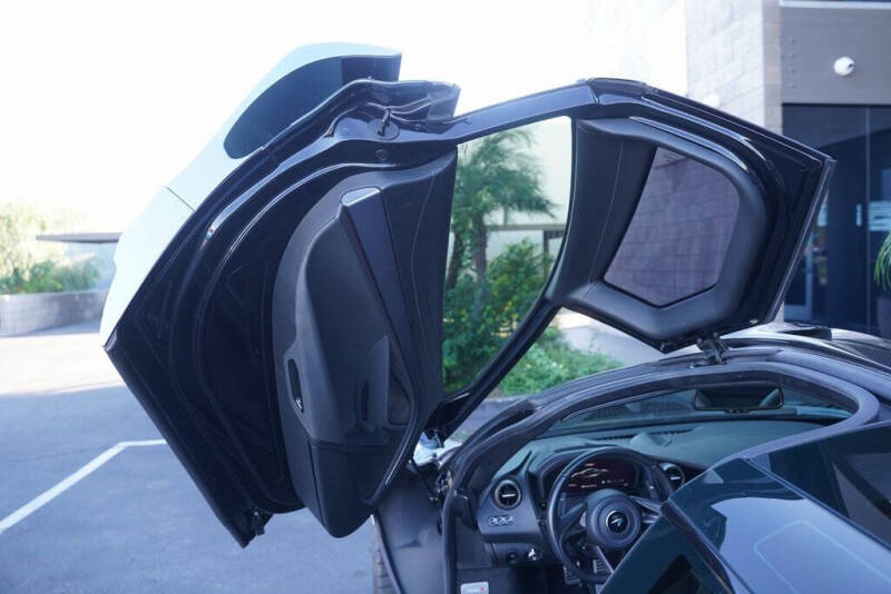 2019 McLaren 720S Luxury