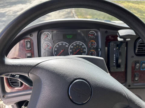 2020 Freightliner M2 106