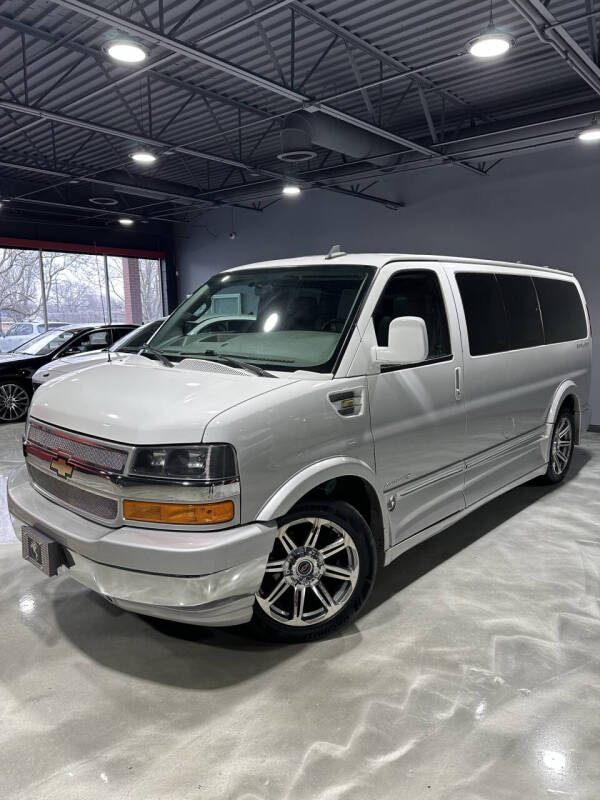 2017 Chevrolet Express Cargo Work Van's photo
