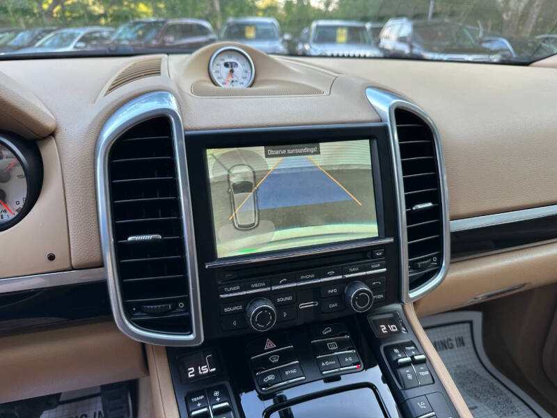 2014 Porsche Cayenne Platinum