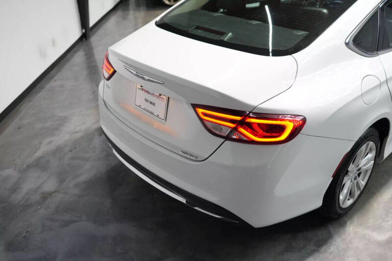 2017 Chrysler 200 Limited Platinum