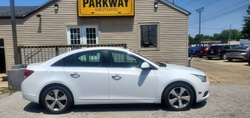 2011 Chevrolet Cruze for sale at Parkway Motors in Springfield IL