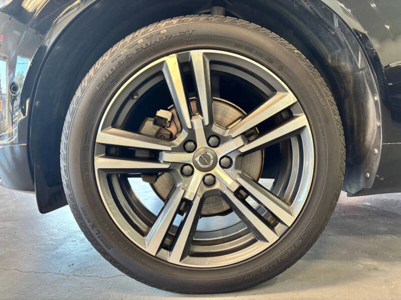 2019 Volvo XC60 T5 Momentum