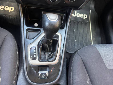 2017 Jeep Cherokee Sport