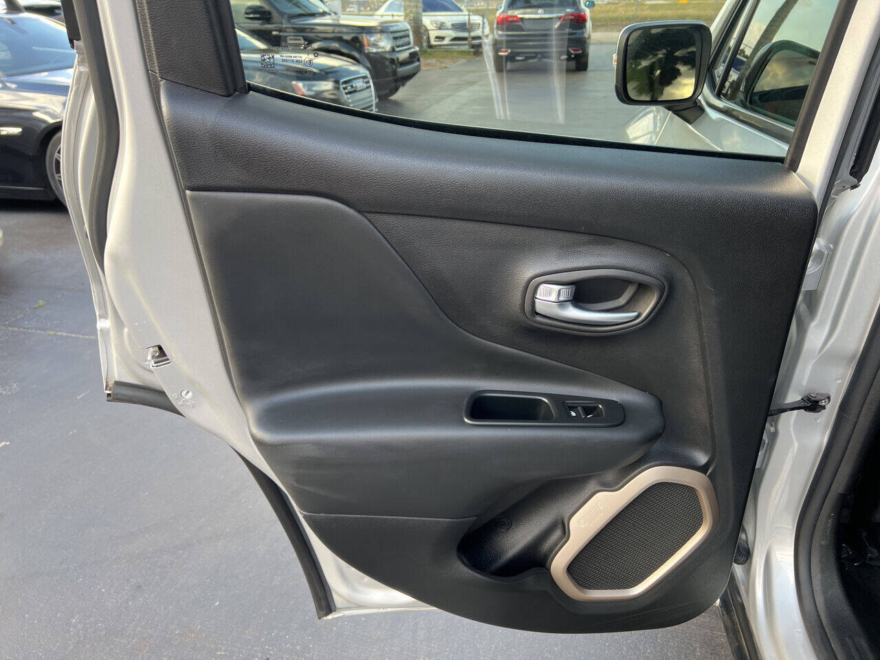 2017 Jeep Renegade  - $17,900