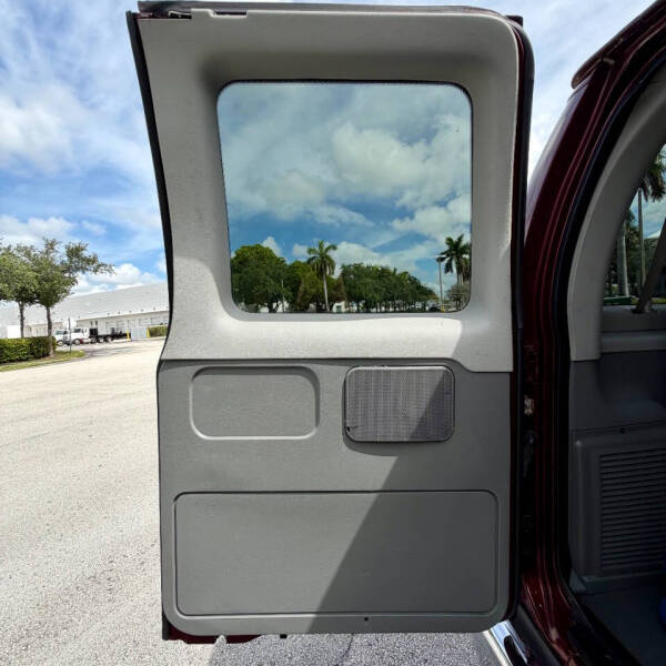 2008 Ford E-Series E-350 SD XLT