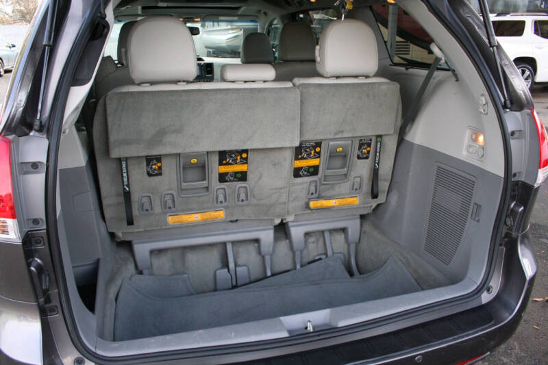 2014 Toyota Sienna XLE 7-Passenger
