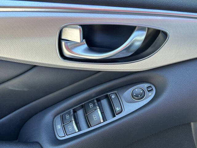 2021 Infiniti Q50 Luxe