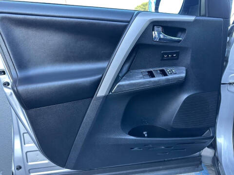2017 Toyota RAV4 Platinum