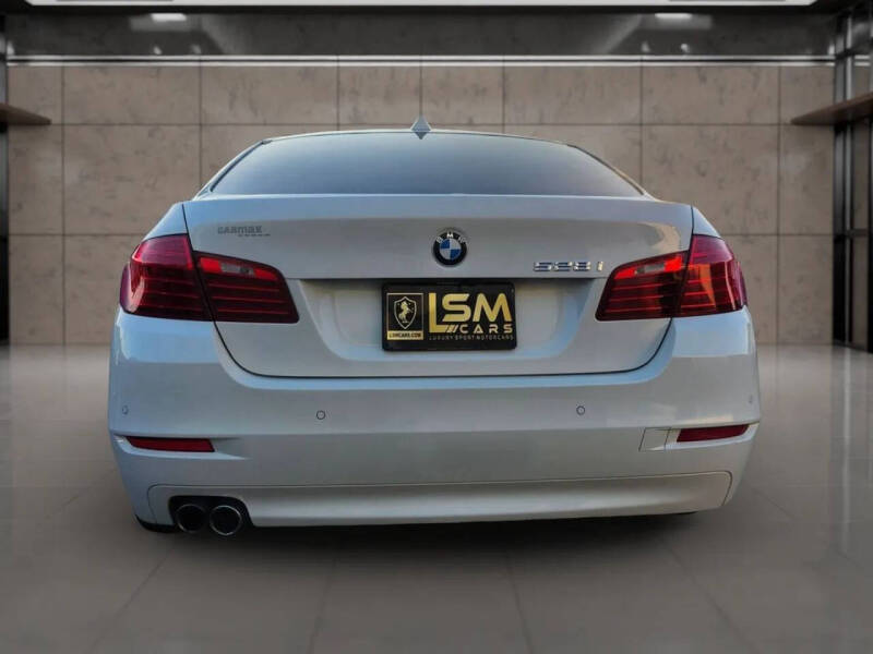 2016 BMW 5 Series 528i