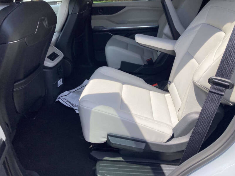 2026 Lincoln Navigator Premiere